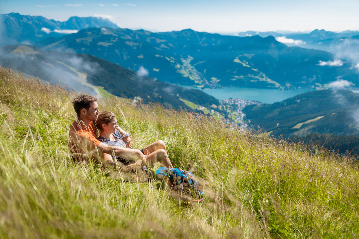 hiking-on-the-schmittenh-he-schmitten-at