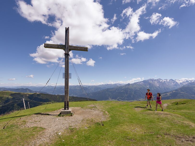 Paar am Gipfel des Maurerkogels | © Mr. Offenblende