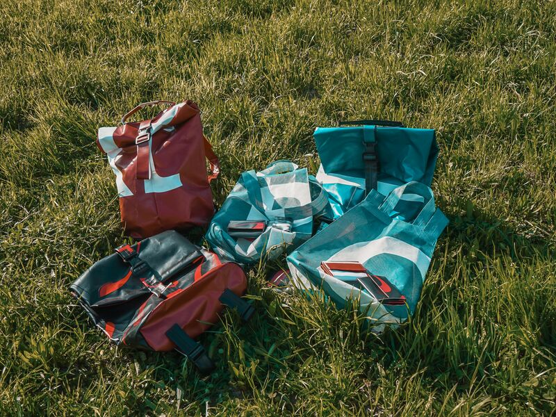 Upcycling-Projekt mit der Schmittenhöhebahn AG: vom Werbeplakat zum Rucksack Impression #4 Upcycling-Projekt mit der Schmittenhöhebahn AG: vom Werbeplakat zum Rucksack Impression #4